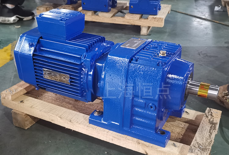 R47系列減速機配電機，藍色油漆實物照片