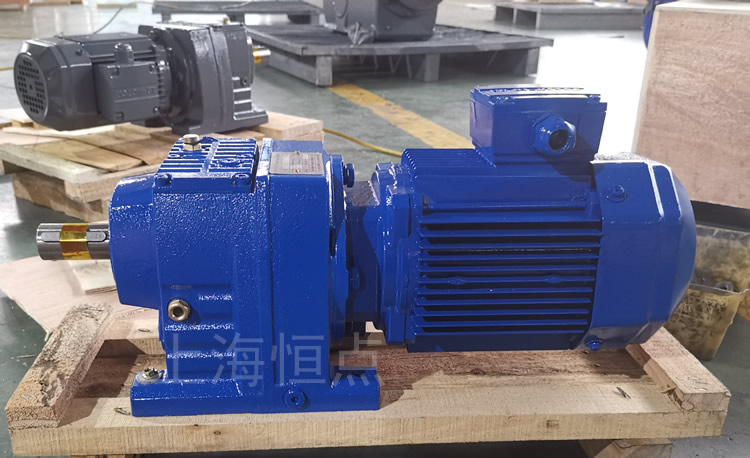 R47系列減速機配電機，藍色油漆實物照片