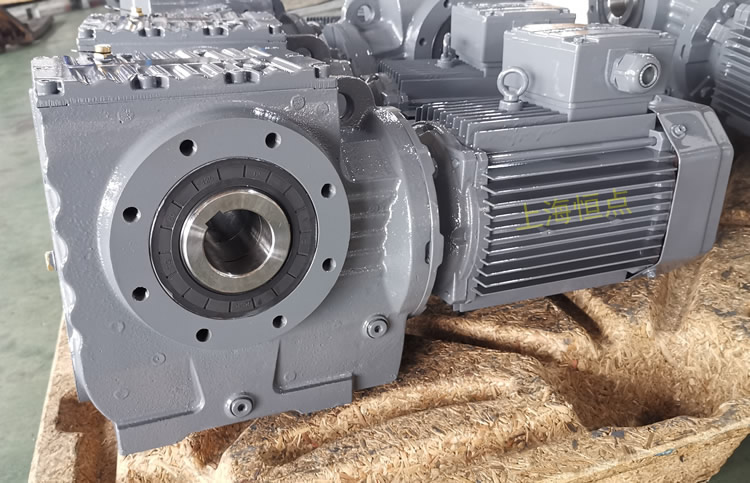 SA77系列減速機輸入配電機，輸出通孔，常用件實物圖