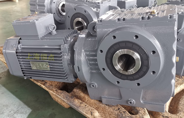 SA77系列減速機輸入配電機，輸出通孔，常用件實物圖