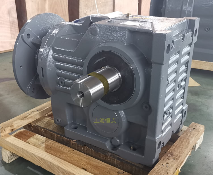 K97減速機，輸入配電機法蘭端蓋，右輸出單軸，實物圖如下